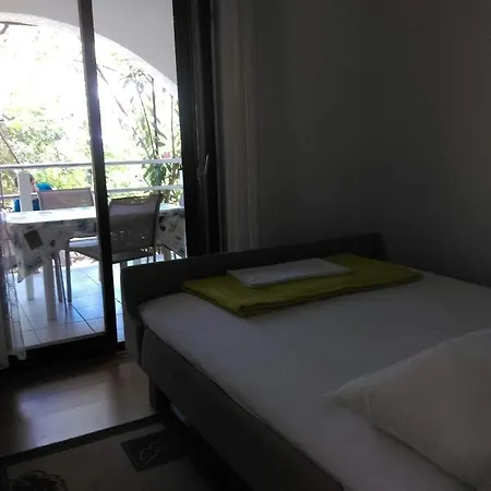 Apartmani Vrzic Baska  Exterior photo